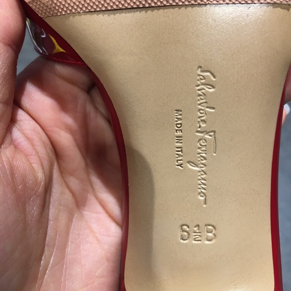 Brand new Ferragamo - vara bow slide sandal- size 6.5 - Picture 5 of 12